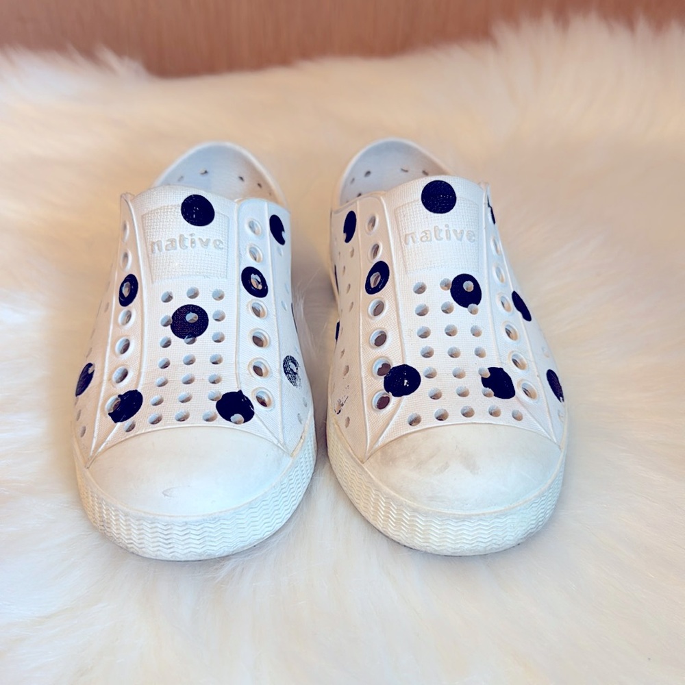 Native Jefferson Black Polka Dot White Shoes Toddler US Size C9